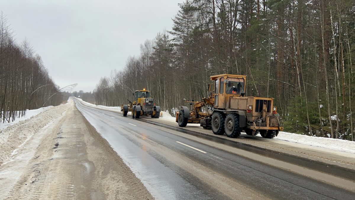 На дорогах Тверской области проверяют водопропускные сооружения