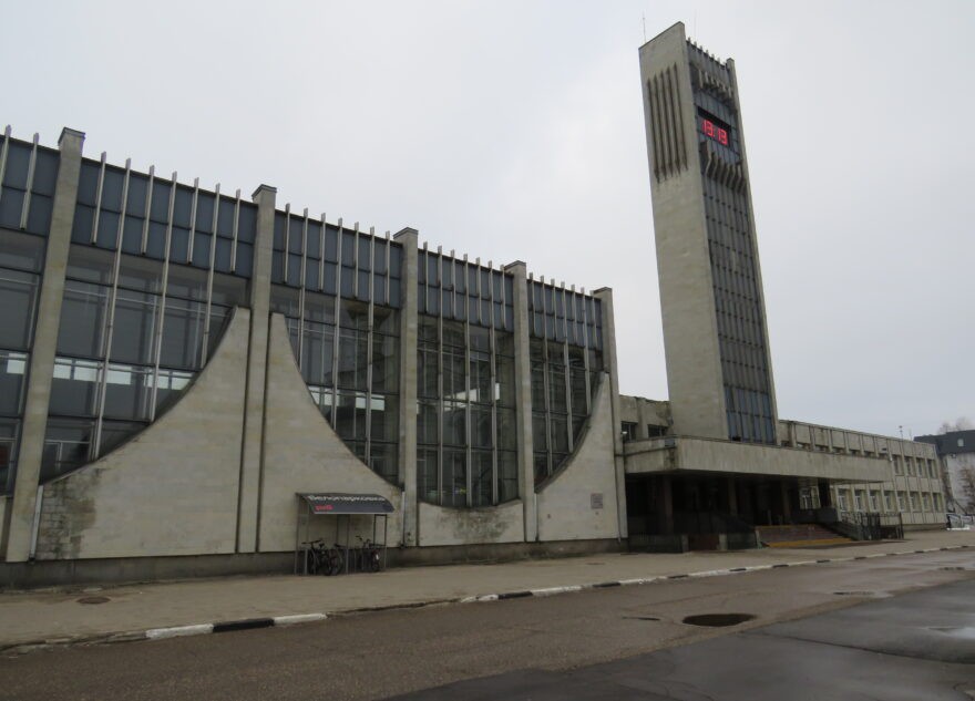 В подземном переходе ж/д вокзала Твери полицейские задержали парня с наркотиками В подземном переходе ж/д вокзала Твери полицейские задержали парня с наркотиками