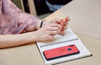 Самозанятые Тверской области предоставили госкомпаниям товары и услуги больше чем на 18 миллионов рублей