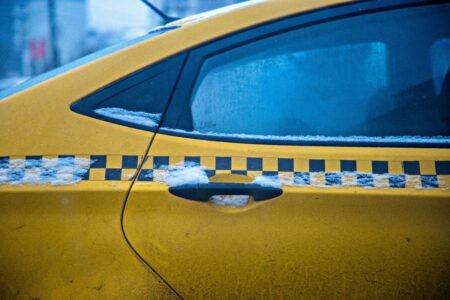 В России могут ограничить стоимость такси в плохую погоду