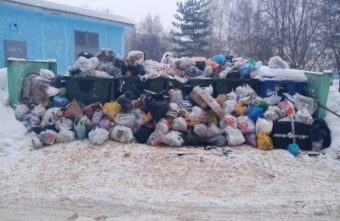 В Твери не могут вывезти мусор из-за ремонта на дороге