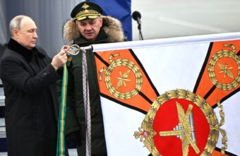 Владимир Путин наградил Орденом Суворова 344-й Государственный Центр боевого применения армейской авиации в Торжке