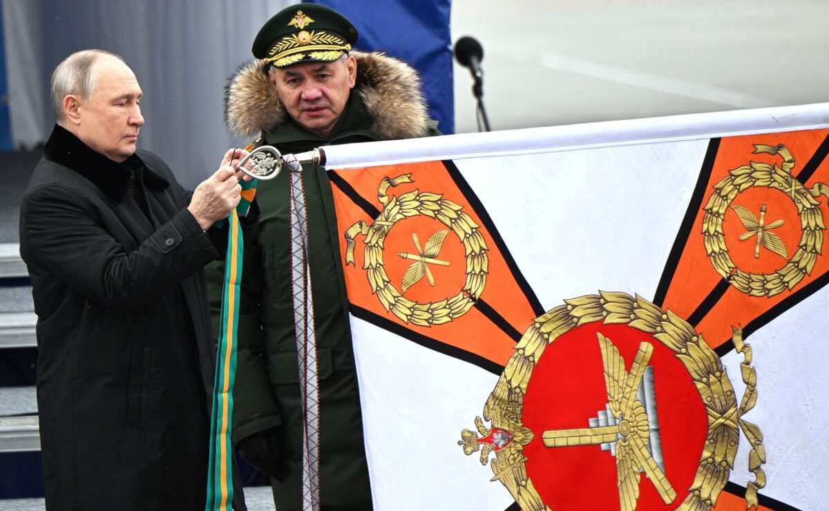 Владимир Путин наградил Орденом Суворова 344-й Государственный Центр боевого применения армейской авиации в Торжке