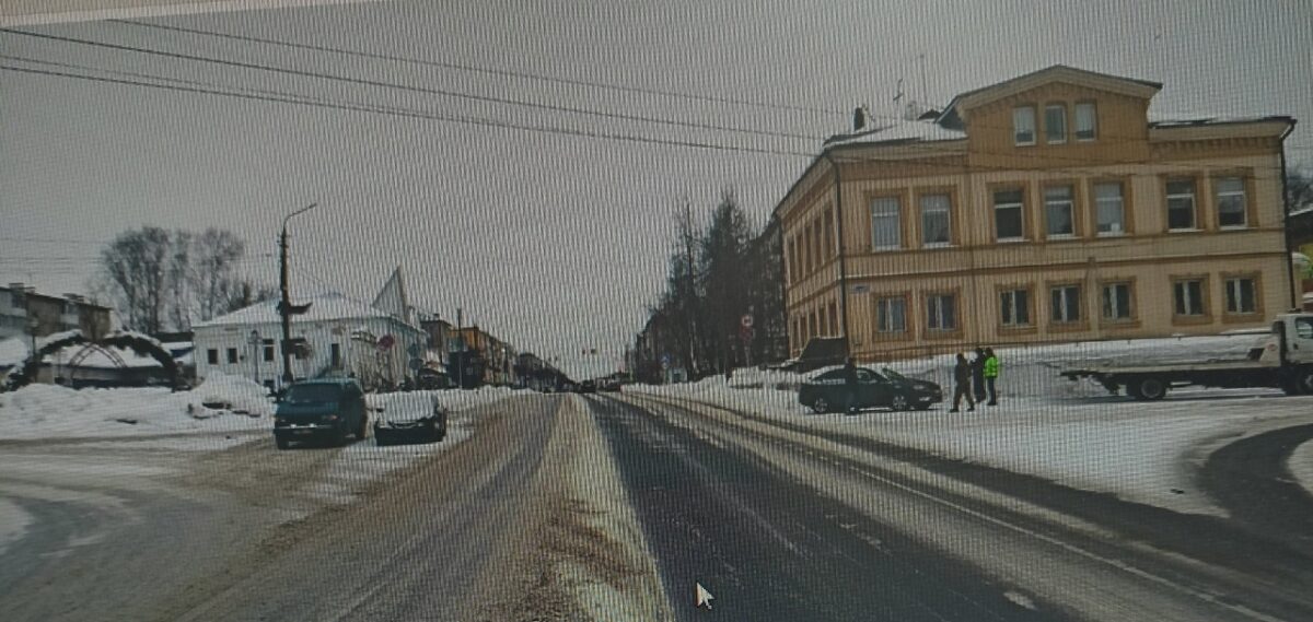 Один человек пострадал в столкновении двух иномарок на "встречке" в Тверской области