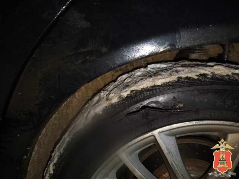 Ревнивый житель Тверской области повредил машину своего соперника