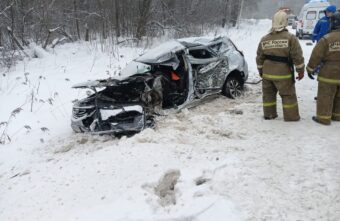 Водитель "Джили" погиб в столкновении с грузовиком в Тверской области Водитель "Джили" погиб в столкновении с грузовиком в Тверской области