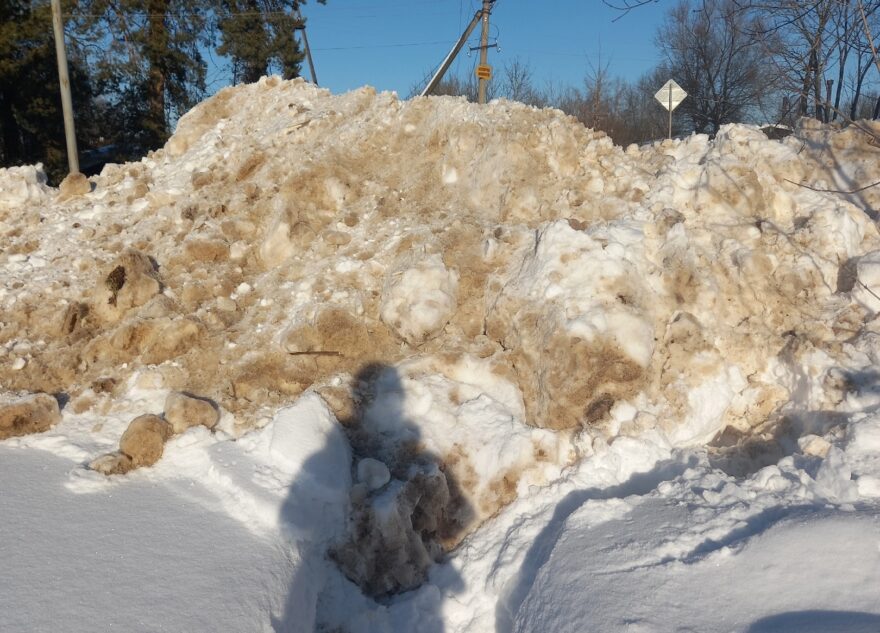 Жаль, мы не летаем: дома жителей Тверской области завалило снегом