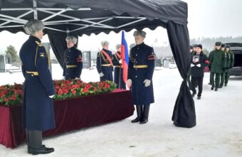 В Твери похоронили 24-летнего героя Романа Казанцева В Твери похоронили 24-летнего героя Романа Казанцева