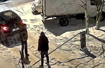 В Твери вандалы сломали шлагбаум на улице В Твери вандалы сломали шлагбаум на улице