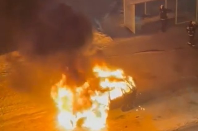 В Тверской области внезапно загорелась иномарка