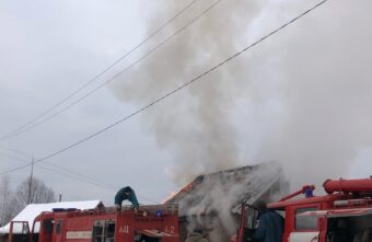 В Нелидове Тверской области загорелся жилой дом