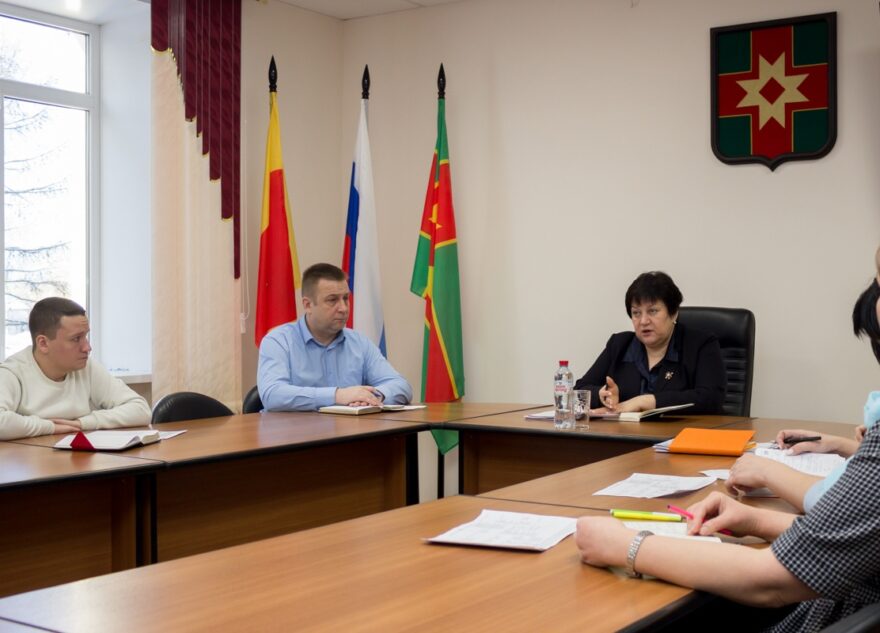 Дети, дороги, благоустройство: глава Лихославльского округа провела совещание с замами
