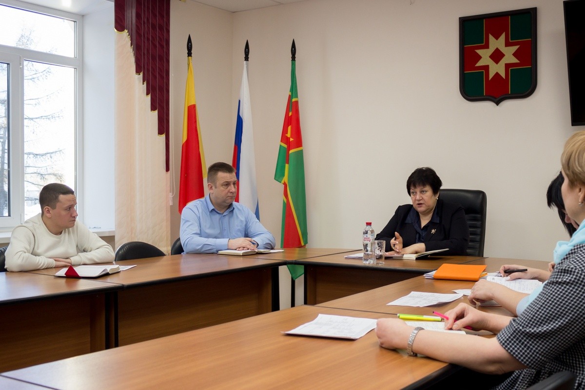 Дети, дороги, благоустройство: глава Лихославльского округа провела совещание с замами
