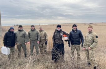 Священник из Твери под маскировкой добрался до зоны боевых действий Священник из Твери под маскировкой добрался до зоны боевых действий