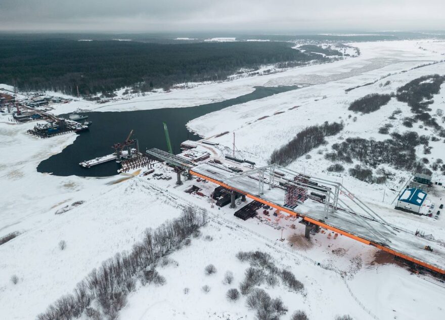 Завершен третий этап надвижки пролета моста через Волгу Северного обхода Твери