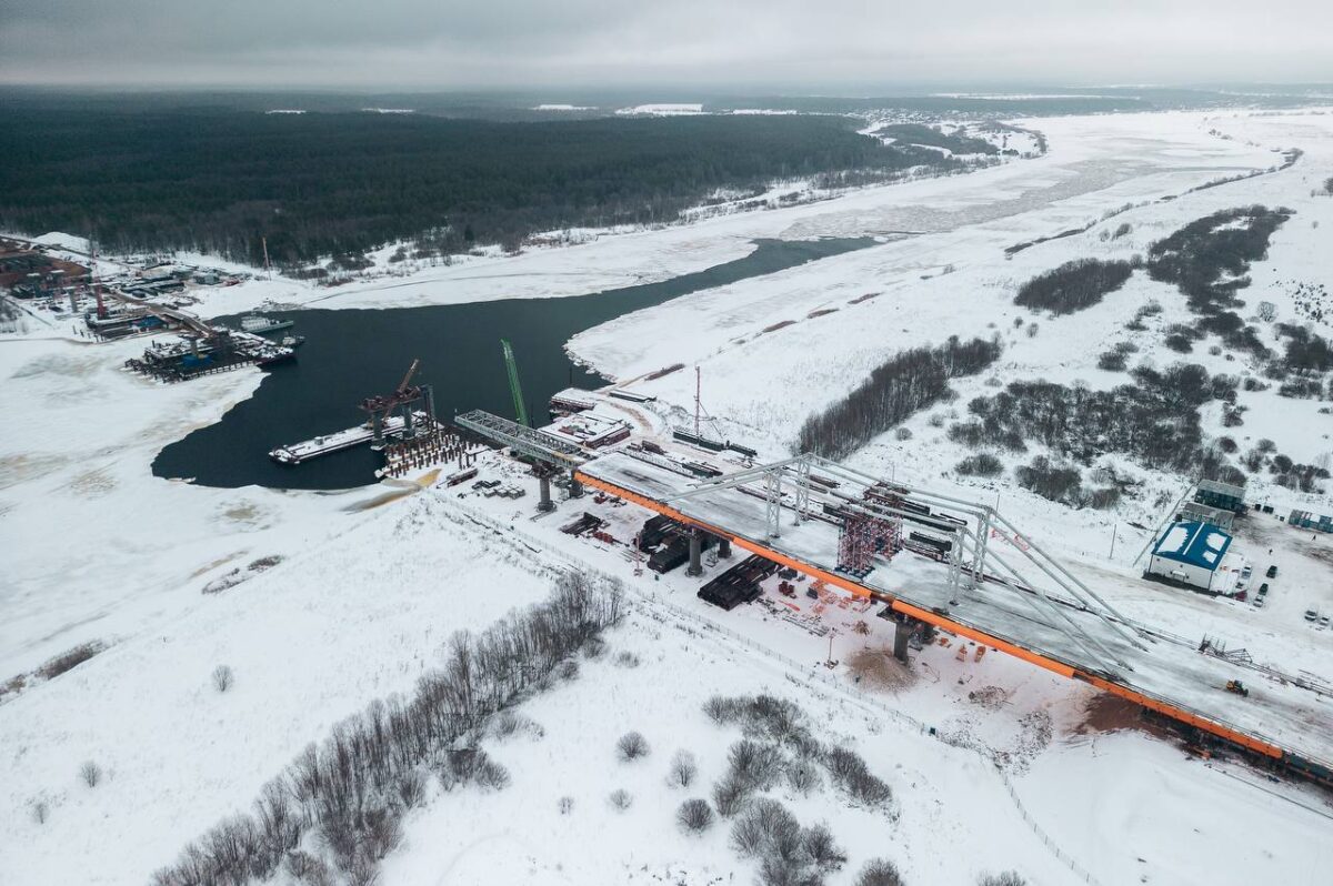 Завершен третий этап надвижки пролета моста через Волгу Северного обхода Твери