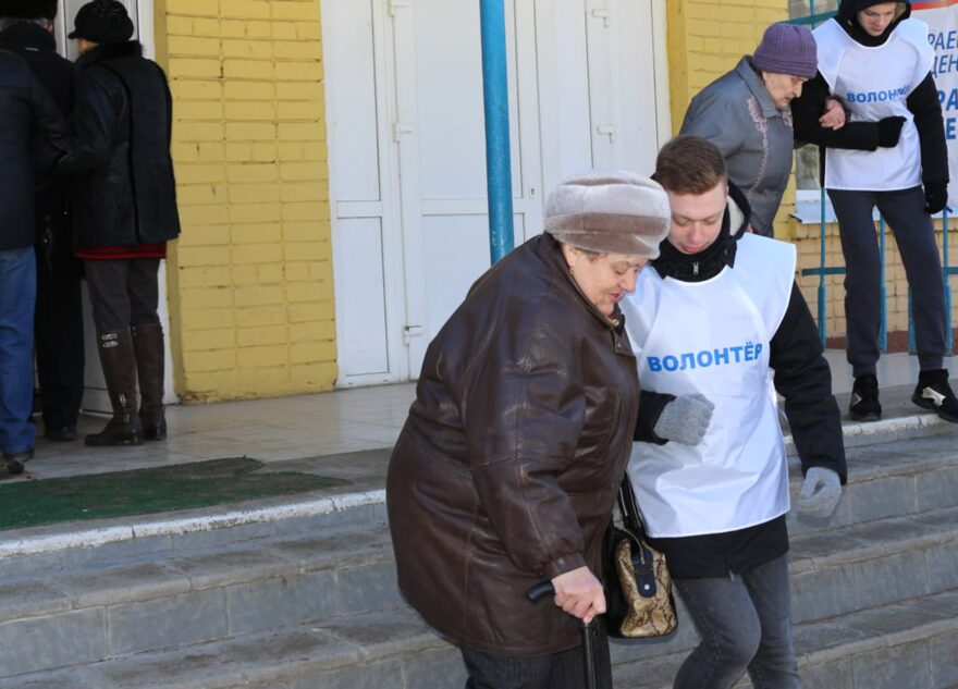 Молодые волонтёры будут помогать маломобильным жителям Тверской области на избирательных участках на выборах Президента РФ