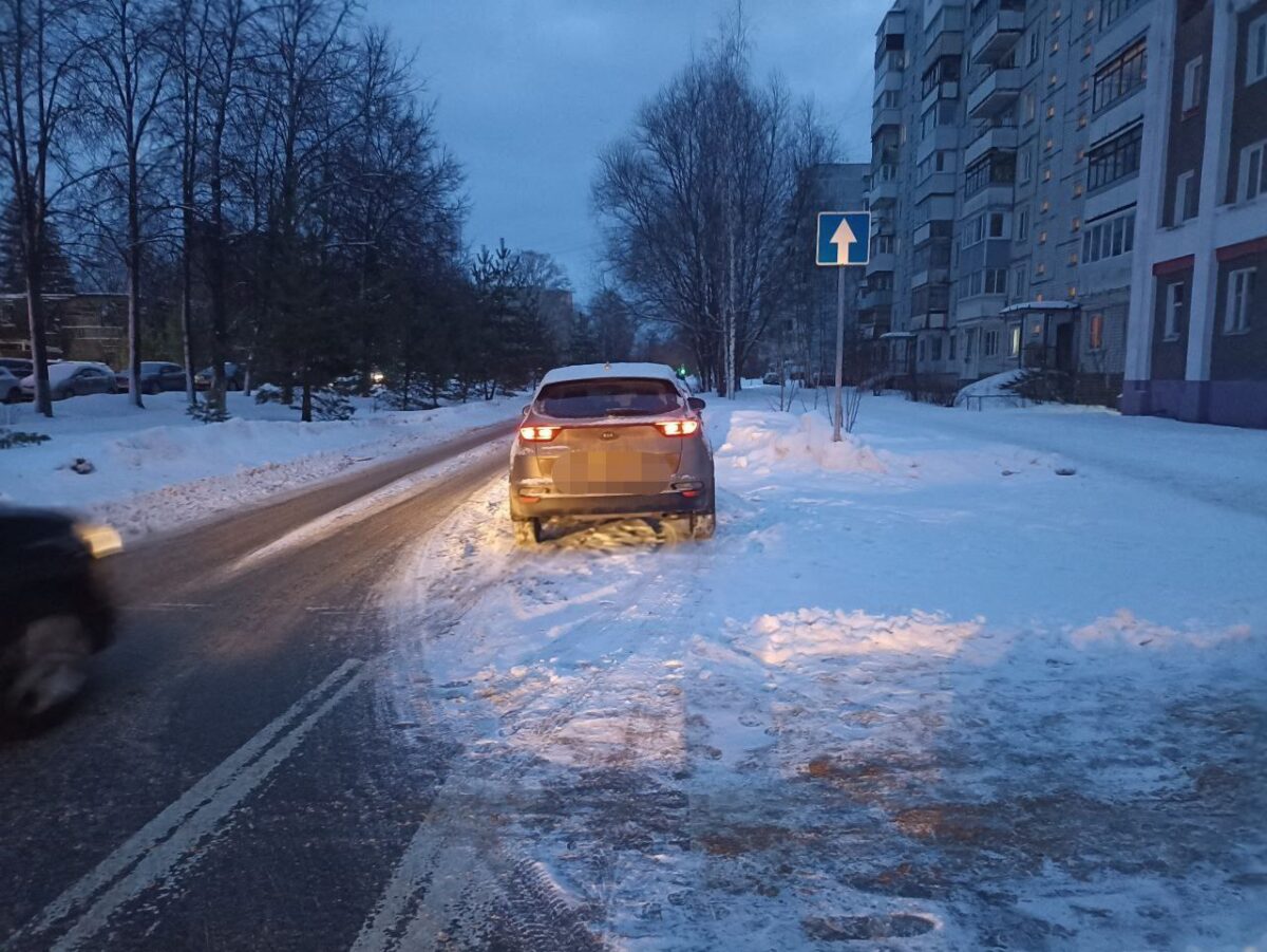 Водитель иномарки сбил женщину на зебре в Твери