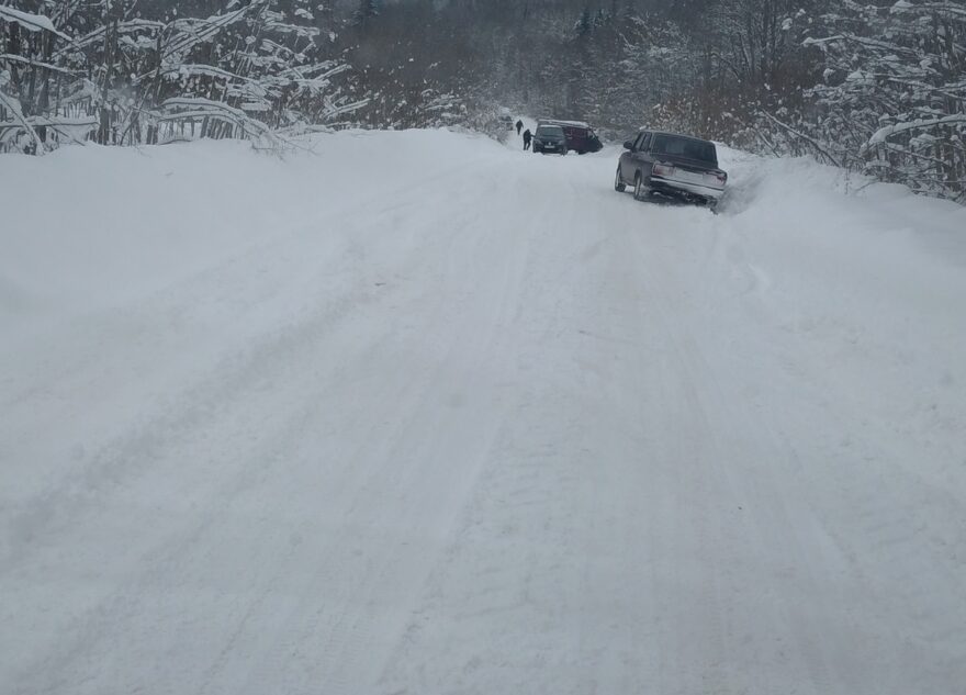 Водители в Тверской области не по своей воле устроили опасную игру