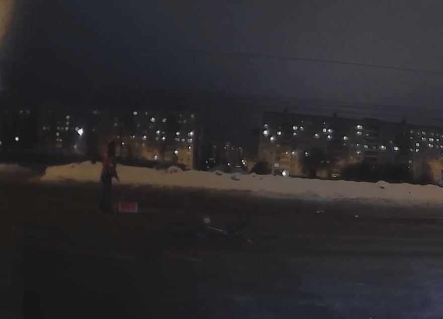 Появилось видео момента ДТП с велосипедистом в Твери