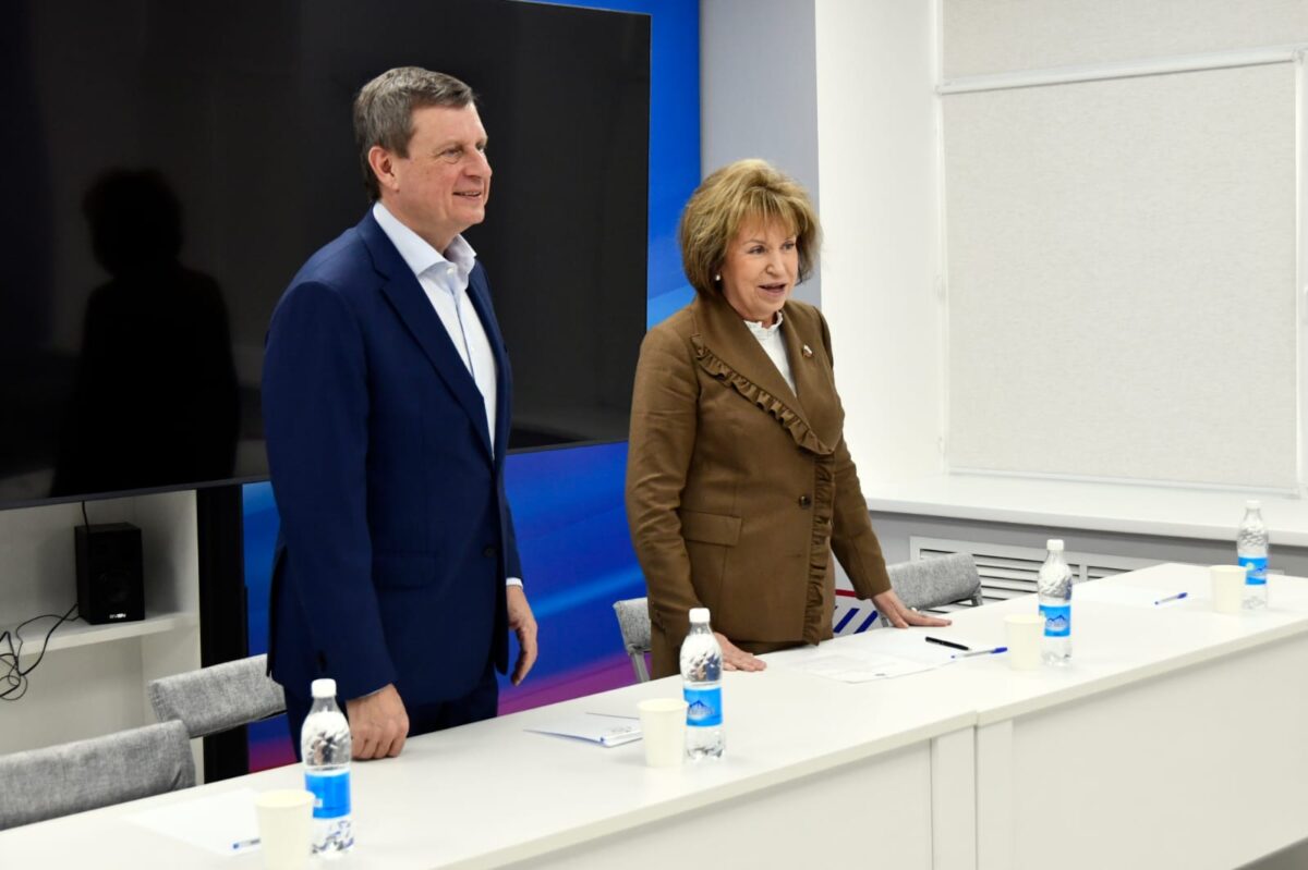 Людмила Скаковская и Андрей Епишин встретились с руководителями поисковых отрядов Твери