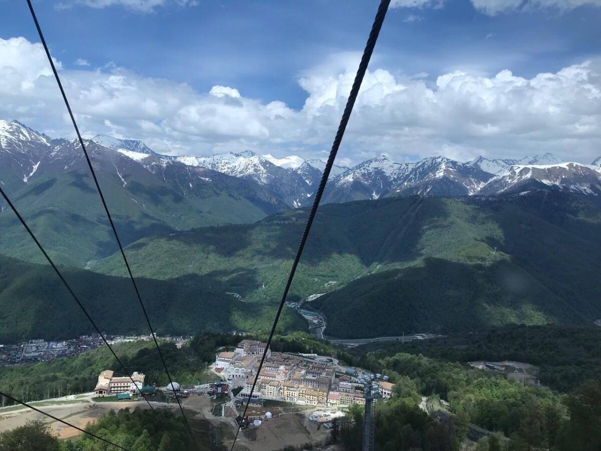Завершена масштабная стройка в горах Сочи и улучшен интернет для туристов из Твери