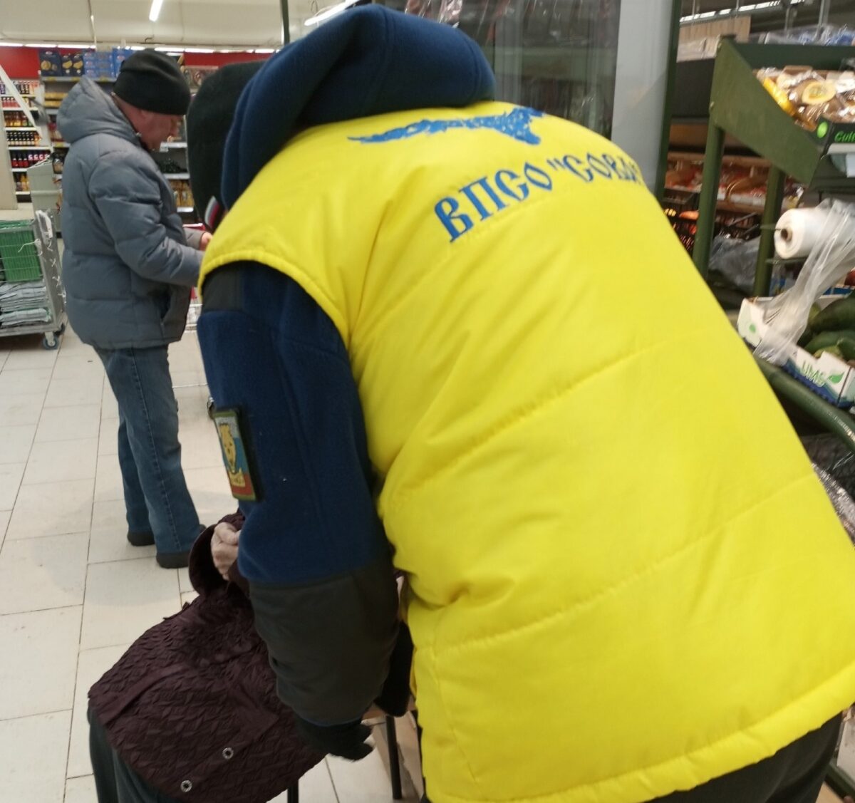 В Тверской области волонтеры второй раз спасли больную бабушку