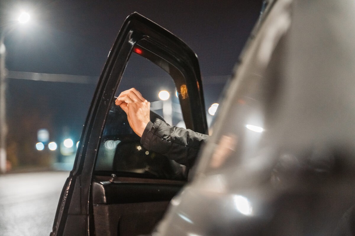 В ГИБДД рассказали о новом способе обмана водителей с помощью бутылки