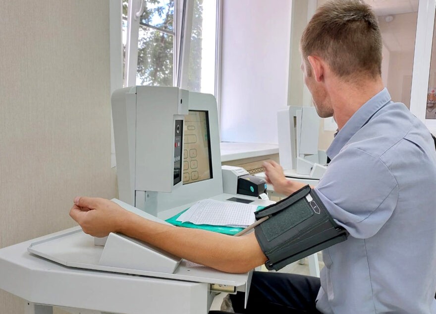 Водители автобусов в Тверской области перед выходом на рейс проходят дистанционные медосмотры