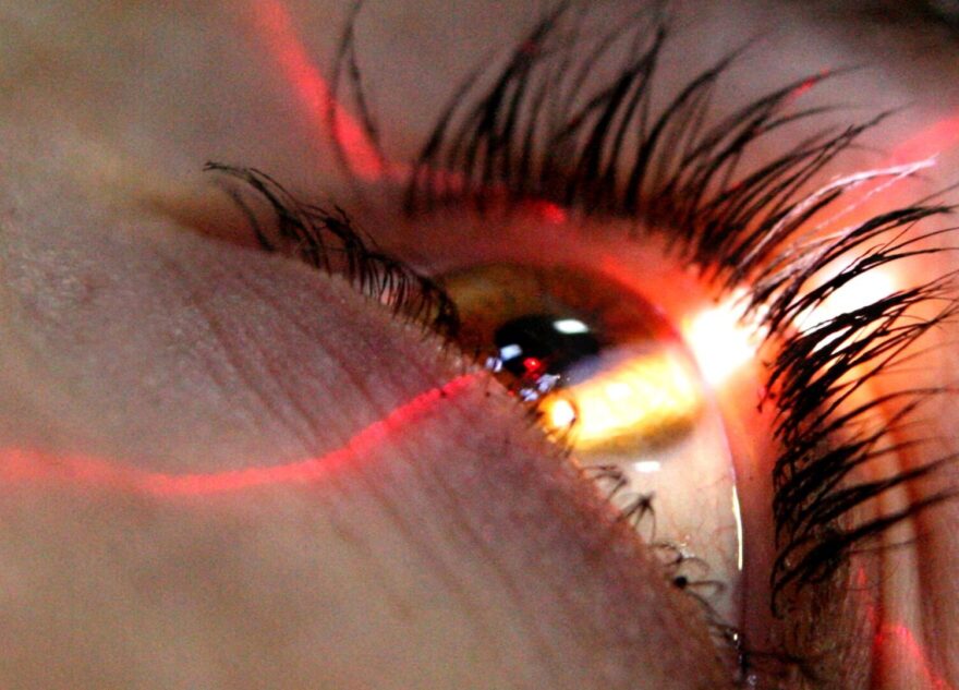 Врачи назвали причину ухудшения зрения весной