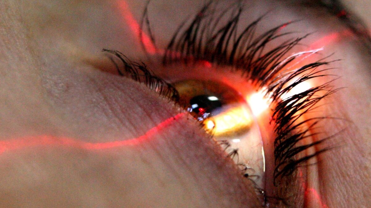 Врачи назвали причину ухудшения зрения весной