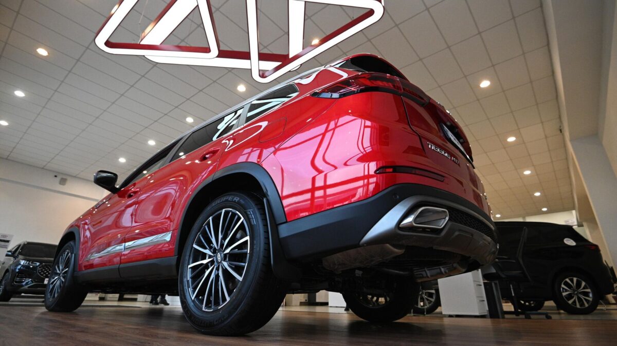 В феврале россияне купили на 85% больше новых автомобилей