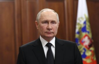 Владимир Путин объявил 24 марта днем общенационального траура Владимир Путин объявил 24 марта днем общенационального траура