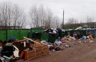 Поселок в Тверской области превратился в ужасающую свалку