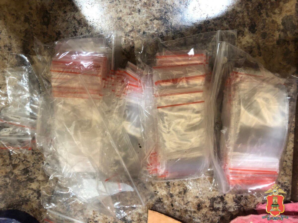 В Твери поймали 19-летнего подозреваемого в распространении наркотиков