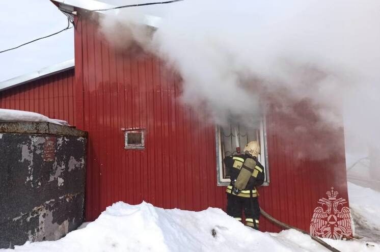 В Тверской области сгорел автосервис