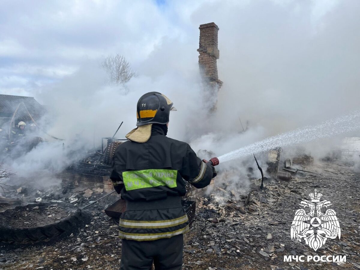 Жилой дом загорелся в Тверской области, есть погибшие | ТОП Тверь новости