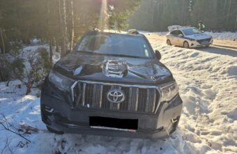 В Тверской области попал в больницу водитель съехавшей в кювет иномарки