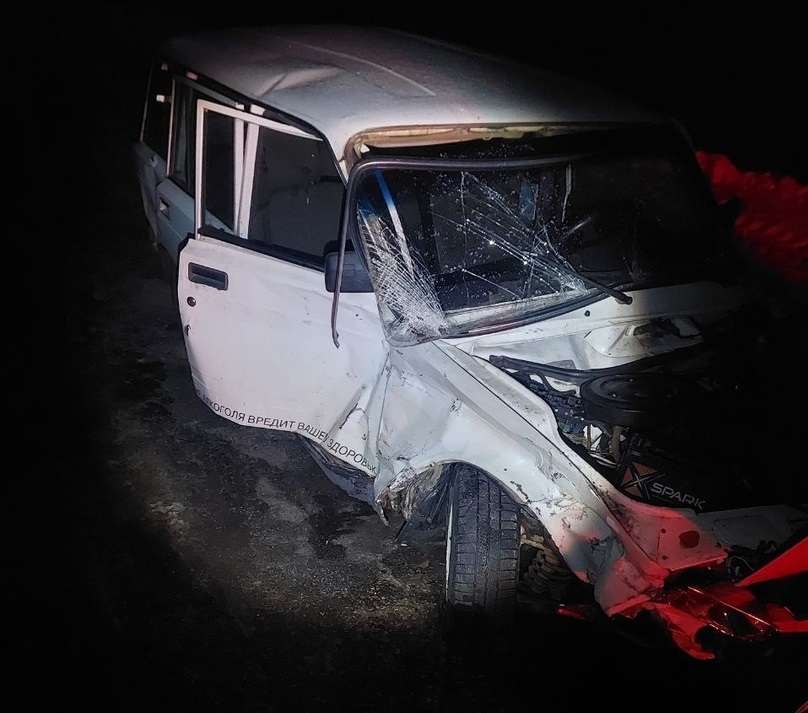 Два человека пострадали в столкновении двух ВАЗов в Тверской области