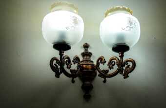 Жене участника СВО из Тверской области мастер бесплатно сделал ремонт