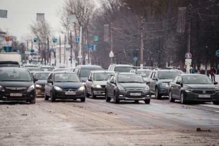 Средний срок владения автомобилем в России превысил 7 лет Средний срок владения автомобилем в России превысил 7 лет