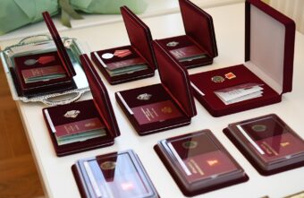 Игорь Руденя вручил награды выдающимся женщинам Тверской области