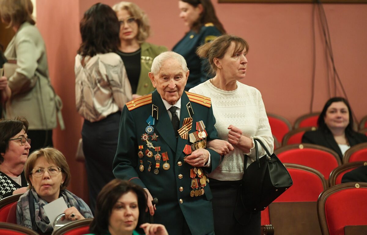 Игорь Руденя на торжественном мероприятии в честь Международного женского дня поздравил жительниц Тверской области с наступающим праздником