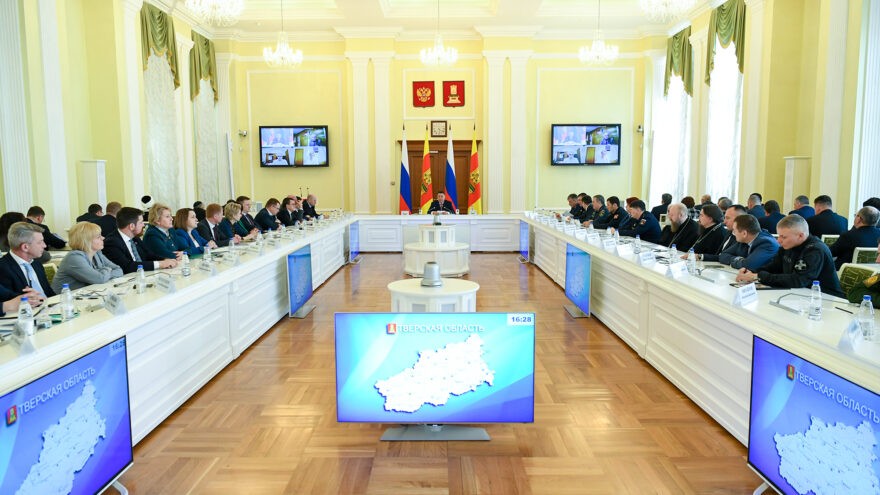 Детский дом. Записался добровольцем добровольцем на украину. Комиссия добровольцем. Мобилизация в красную армию. 1918 год.