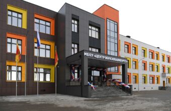 Вячеслав Володин и Игорь Руденя посетили в Твери новые школу и поликлинику