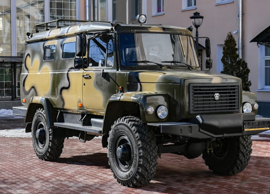 Губернатор Игорь Руденя передал автомобиль «Вепрь» для выполнения боевых задач в зоне проведения СВО