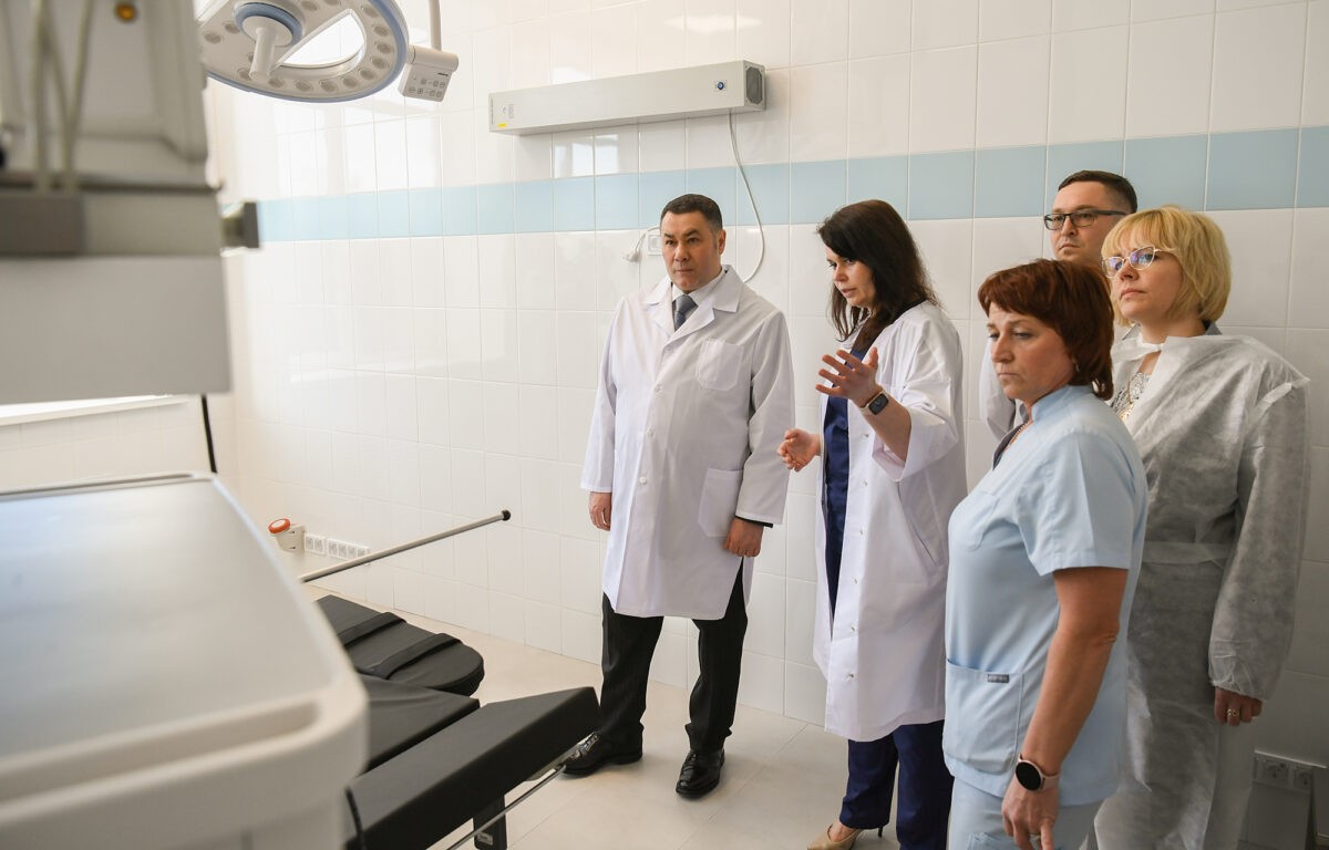 Игорь Руденя посетил отремонтированные подразделения городской больницы №6 Твери