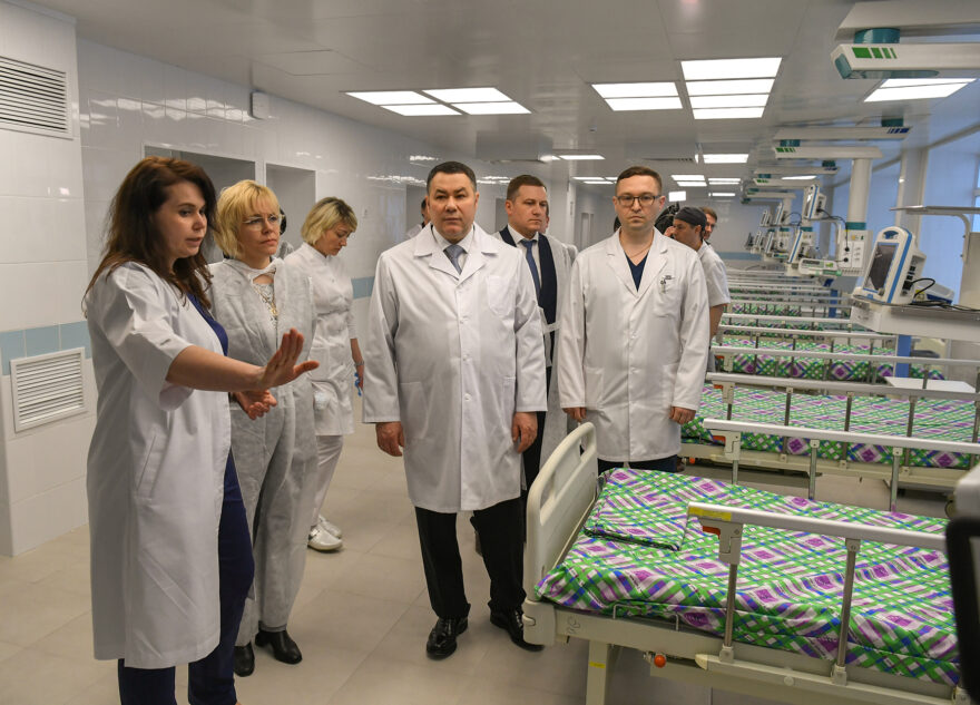 Игорь Руденя посетил отремонтированные подразделения городской больницы №6 Твери