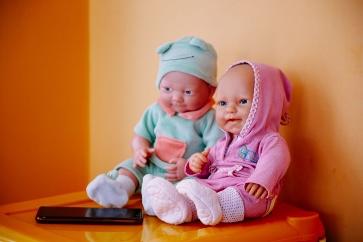 Впервые в России Росстандарт принял ГОСТ для нянь