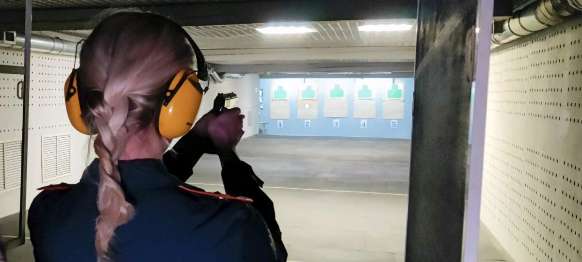 Представительницы областных Управлений ФСБ, МВД и УССИ ФСО России в ЦФО стали лучшими на региональных соревнованиях по стрельбе из пистолета